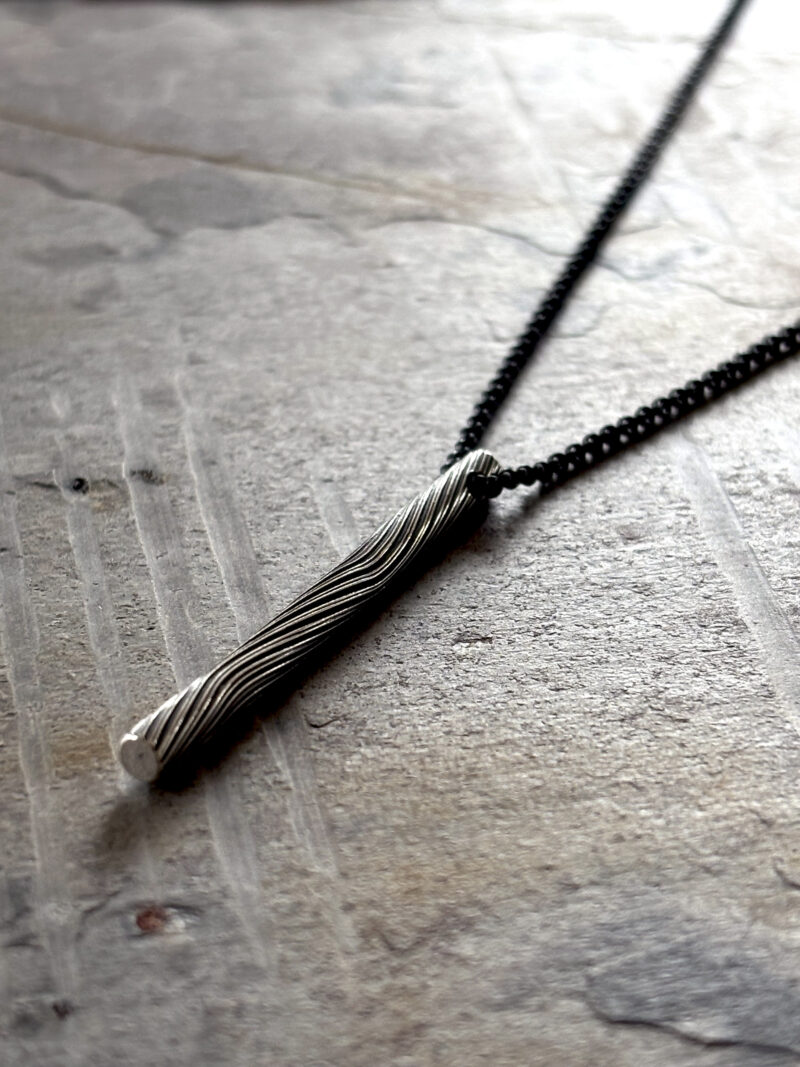 WOODGRAIN stick necklace