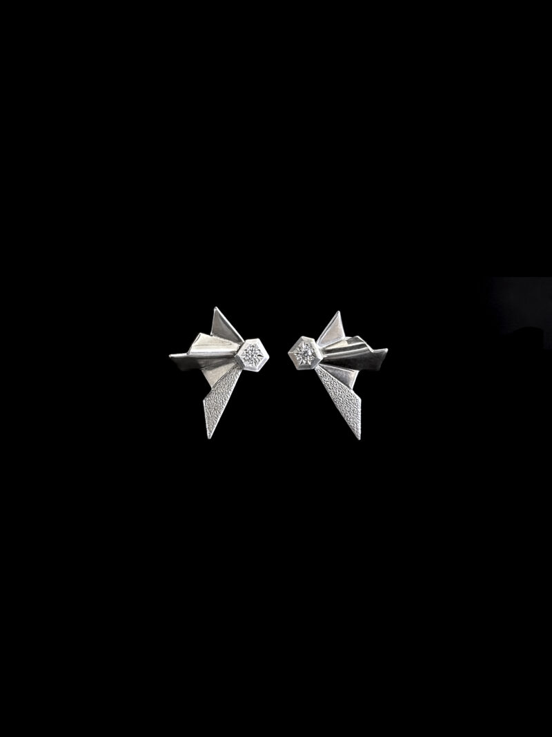 UNBOUND small wings with sapphires post earrings - Image 2
