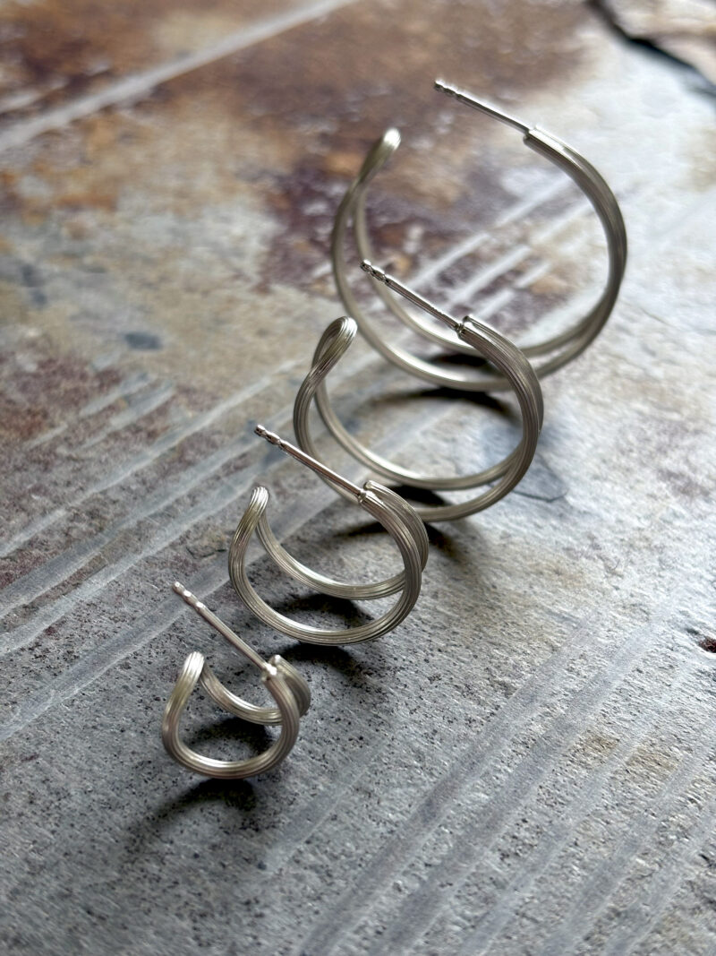 ALIGNED double hoops